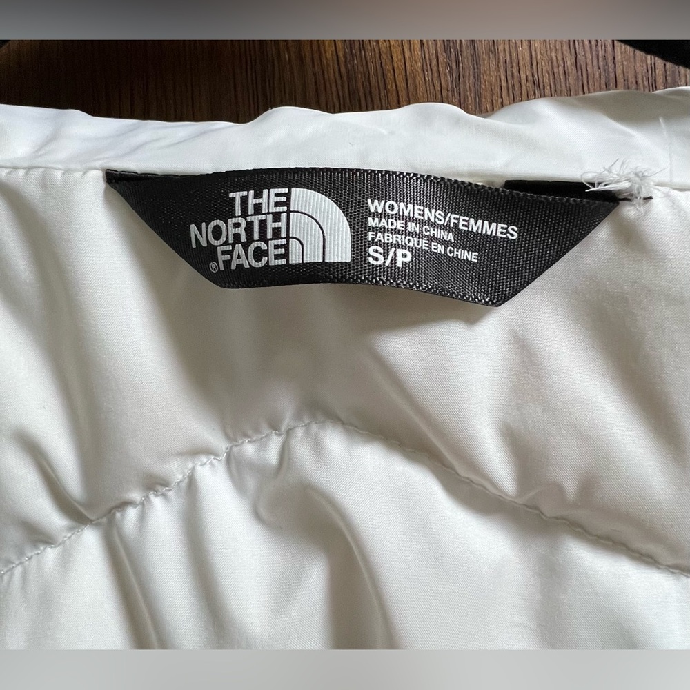 The North Face White Quilted Aconcagua 550 Goose Down Vest Outdoor Winter WARM - Picture 11 of 12